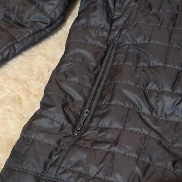 Patagonia Men's Black Nano Puff Insulated Hooded Jacket - Picture 4 of 5